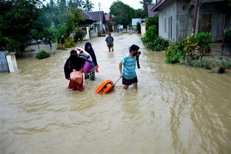 Ini 3 Faktor Penyebab Banjir Bandang Yang Luluhlantakkan Masamba