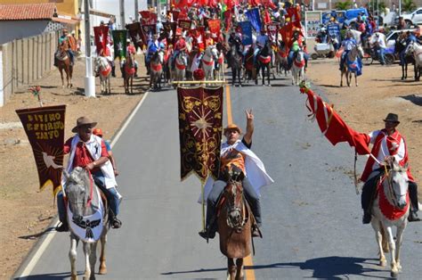 Po Es Cipm Acompanha A Chegada Das Bandeiras Na Tradicional Festa