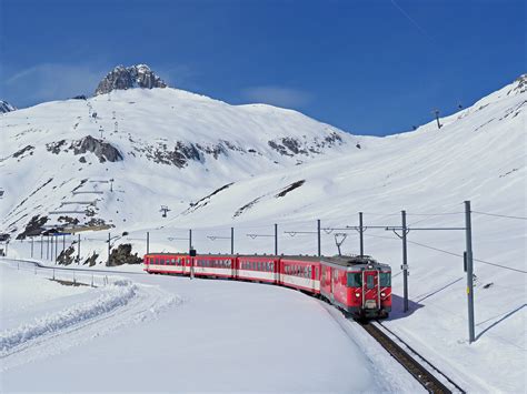 Deh 4 4 23 der MGB zwischen Oberalppasshöhe und Tschamut Selva