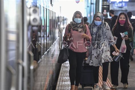 Kai Tambah Perjalanan Kereta Api Antara Foto