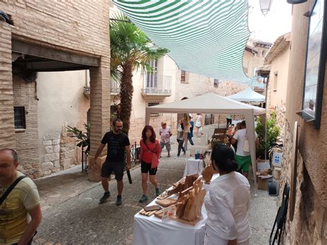 Variedad de productos y mucha animación en la XXI Feria de Artesanía en