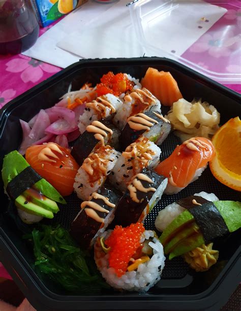 Sushi for dinner today😍 what's your favorite sushi? : r/sushi