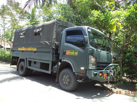 Isuzu ELF NPS Light Truck