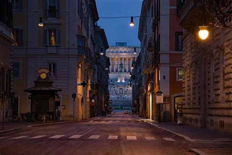 Via Del Corso Calle De Compras Y Monumentos