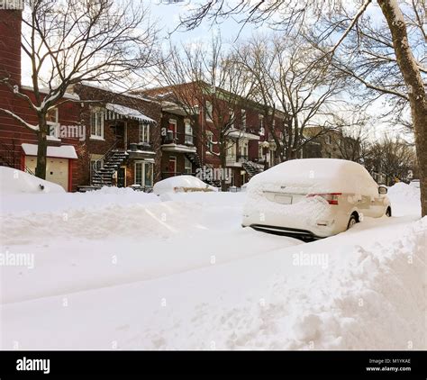 Montreal Snow Street Hi Res Stock Photography And Images Alamy