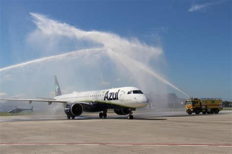 A Azul Anunciou A Certifica O De Sua Frota Embraer E E E Para