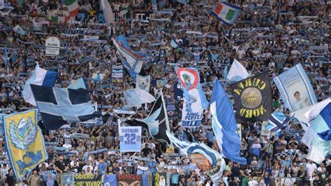 Tifosi Di Lazio E Juve Gemellati La Risposta Della Curva Nord Lazio