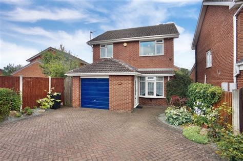 3 Bedroom Detached House For Sale In Sycamore Road Kingsbury B78 2jl