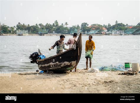 Chinese Fishing Nets Kochi Stock Photo Alamy