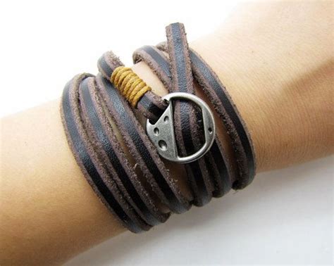 Brown Soft Leather Women Leather Bracelet With Silvery Alloy Buckle Men