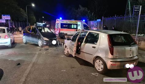 Iowebbo Isola Del Liri Schianto Tra Auto Due Feriti