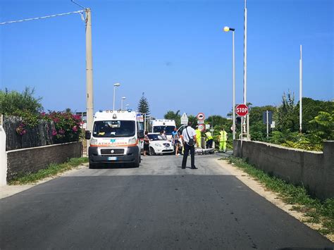 Incidente In Via Vecchia Mazara Auto Investe Moto Vicino Al Passaggio