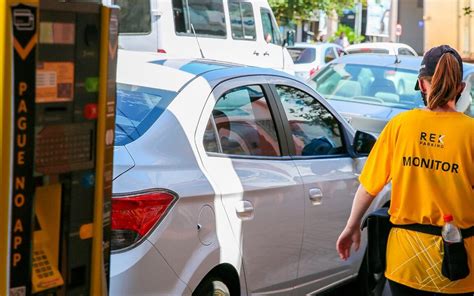 Cobrança do estacionamento rotativo é suspensa temporariamente em