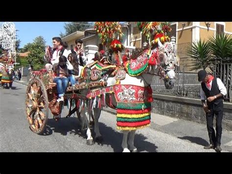 Sfilata Di Carretti Siciliani Per La Festa Di Sant Alfio A Trecastagni