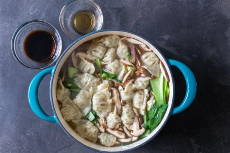 Quick And Easy Wonton Soup Recipe Momsdish