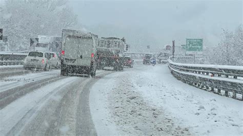 Per La Forte Nevicata Blocco Ai Mezzi Pesanti Sulla To Sv Tra