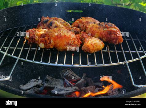 Grillen H Hnchen Grilling Chicken Stock Photo Alamy