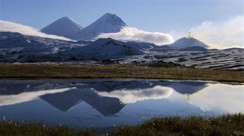 Indon Sie Un Volcan Entre En Ruption Sur L Le Dhalmahera Dans La