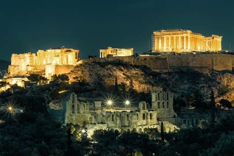 Premium Photo | Night view of the acropolis of athens greece