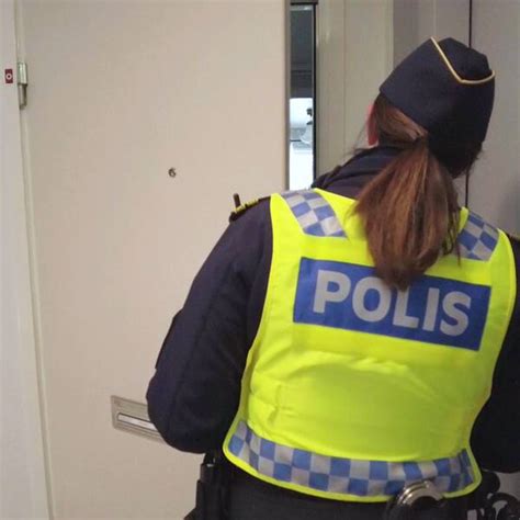 Häng Med På Dörrknackning Med Polisen I Umeå Svt Nyheter