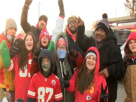 Fans brave the cold to attend the Chiefs wild-card game