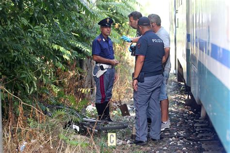 Ciclista Travolta Dal Treno In Via Destra Canale Molinetto