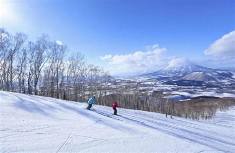 Hokkaido: Sapporo Ski Resort Day Trip With Gear Rental