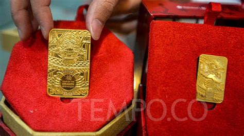 Penampakan Emas Edisi Imlek Motif Naga Kayu Foto Tempo Co