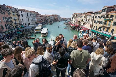 Estate Calda Per Il Turismo Boom Degli Stranieri In Italia Si