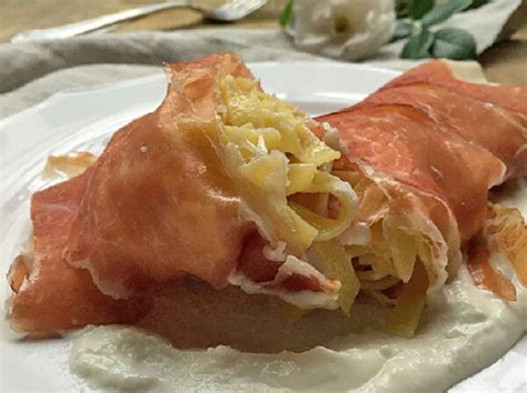 Tagliatelle In Calzone Di Prosciutto E Parmigiano Parma Noble Food