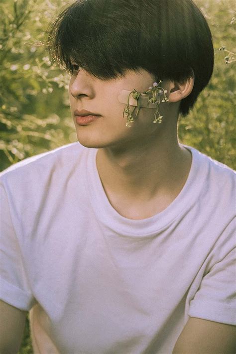 12 hot boy được cư dân mạng yêu mến nhất năm 2020 P 2 Báo Dân trí