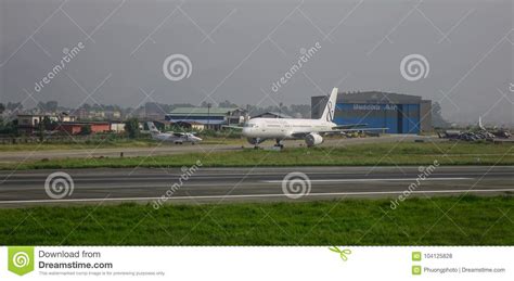 Aeropuerto De Tribhuvan En Katmandu Nepal Foto De Archivo Editorial