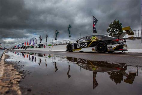 Stock Car O Piloto Enzo Elias Fica A 0 032s De Lutar Pela Pole