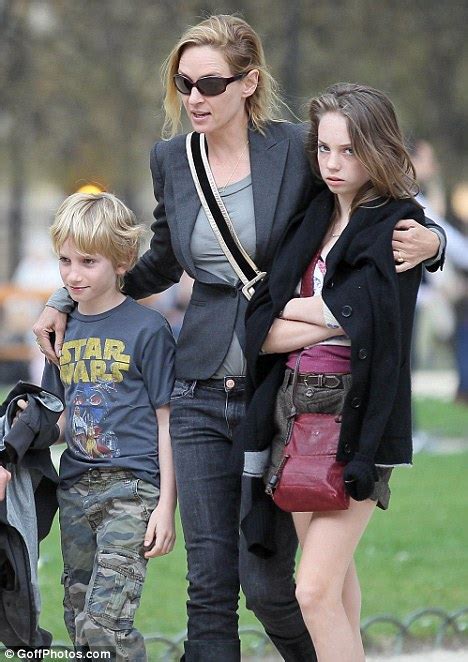 Uma Thurman and her children enjoy an ice-cream treat in Paris | Daily ...