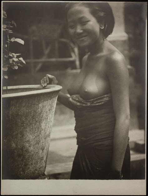 Naked Balinese Women Photos