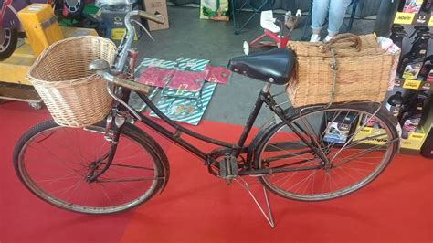 Bicicleta Pasteleira De Mulher Antiga Vintage Cl Ssica Grij E Sermonde