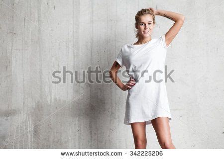 Стоковые фотографии и изображения T shirt Girl