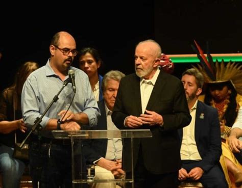 Vice de Zema é vaiado em evento Lula e presidente pede civilidade