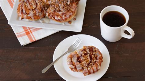 Caramel Pecan Sticky Buns Recipe