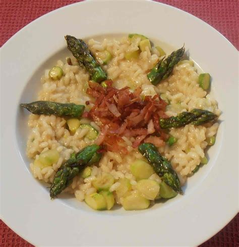 Saisonal Risotto mit grünem Spargel und knusprigem Schinken Mike kocht