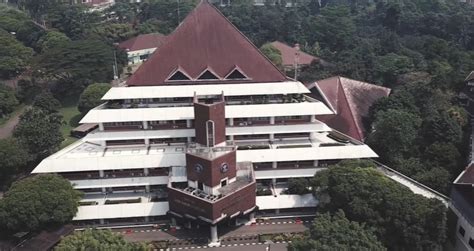 Rekomendasi Kampus Negeri Terbaik Di Indonesia Versi Qs Wur