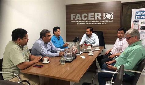 FACER recebe a visita de comitiva do Peru para tratar sobre negócios