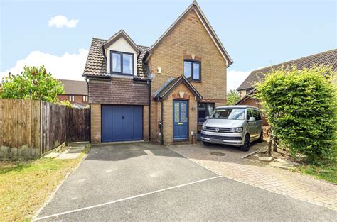 3 Bed Detached House For Sale In Standen Way Blunsdon St Andrew