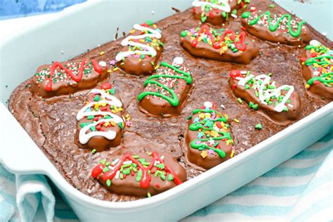 How To Make Reese S Peanut Butter Christmas Tree Brownies The Tiptoe