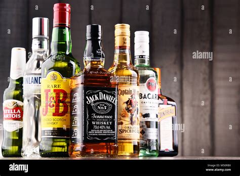 Assortiment De Bouteilles Dalcool Fort Global Brands Photo Stock Alamy