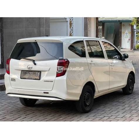 Mobil Daihatsu Sigra M Bekas Tahun 2019 Manual Warna Putih Siap Pakai