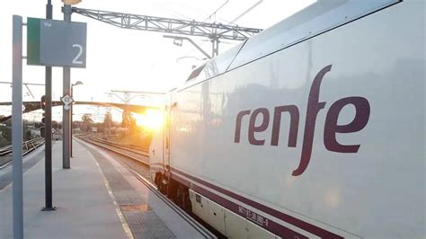 Colas Virtuales Y Ca Da De La Web De Renfe En La Compra De Los Billetes