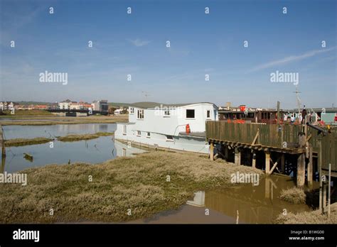 Shoreham By Sea Houseboats Hi Res Stock Photography And Images Alamy