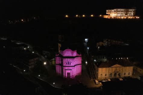 Monumenti Illuminati Di Rosa Per Il Giro D Italia