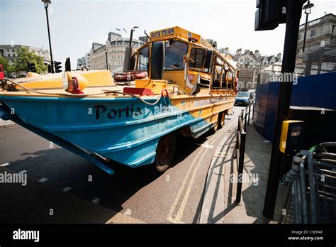 London Duck Tour Bus Passing Trafalgar Square Stock Photo Alamy